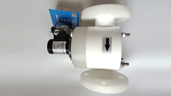 法兰四氟电磁阀图片