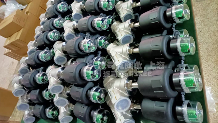 带反馈信号气动角座阀图片