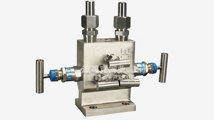 法兰式五阀组图片