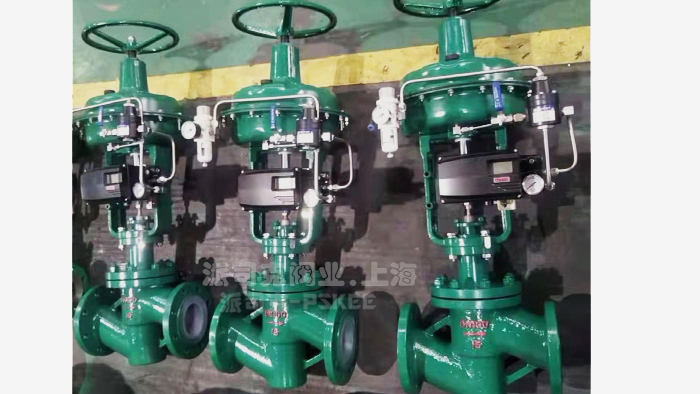 气动带手动衬氟调节阀图片