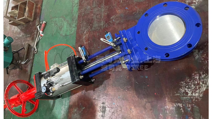 气动带手动刀型闸阀实物图