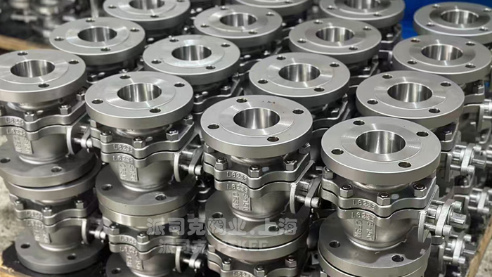 不锈钢压盖法兰球阀实物图